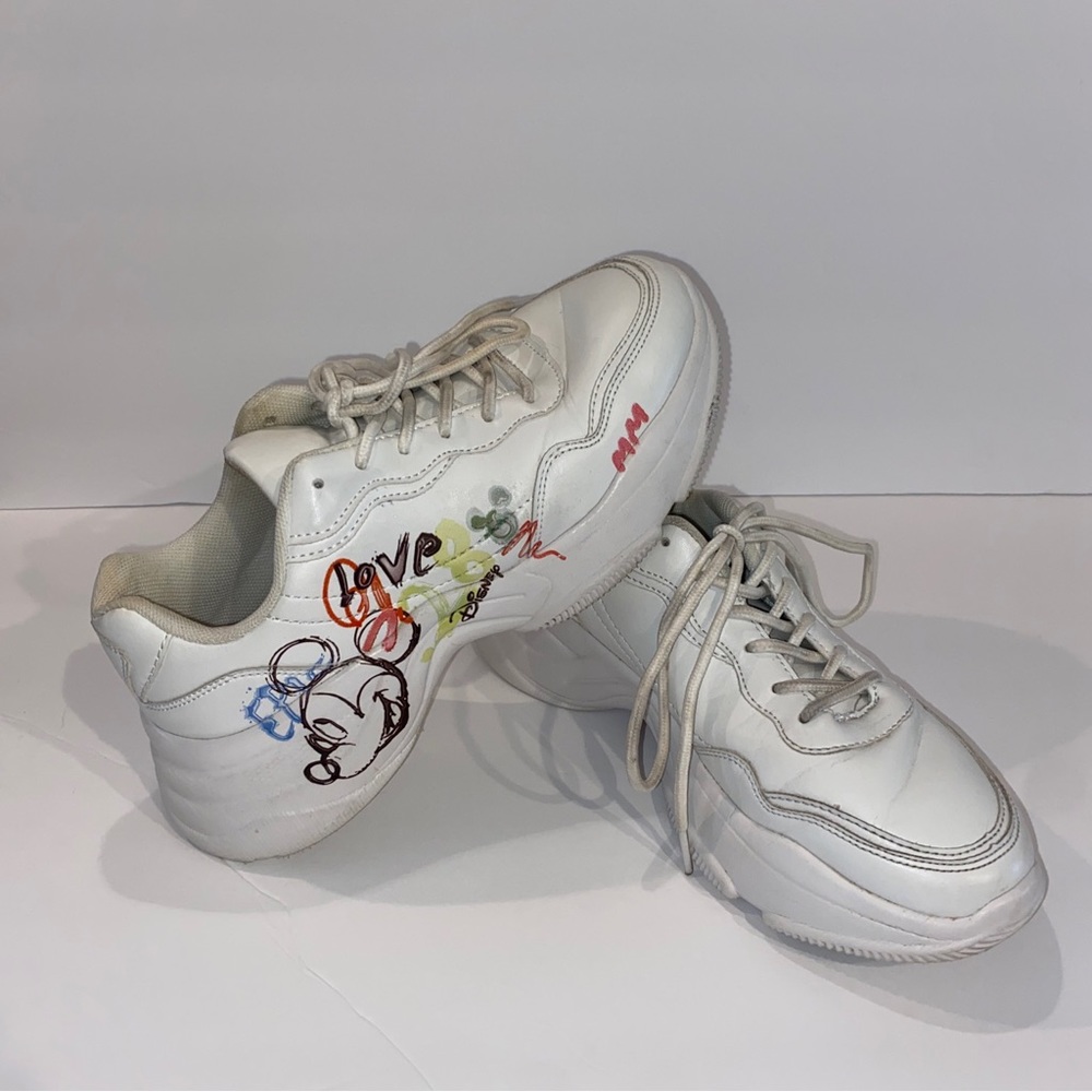 Disney White Chunky Walking Sneakers Mickey Mouse Woman’s Size 6/38 Lightweight
